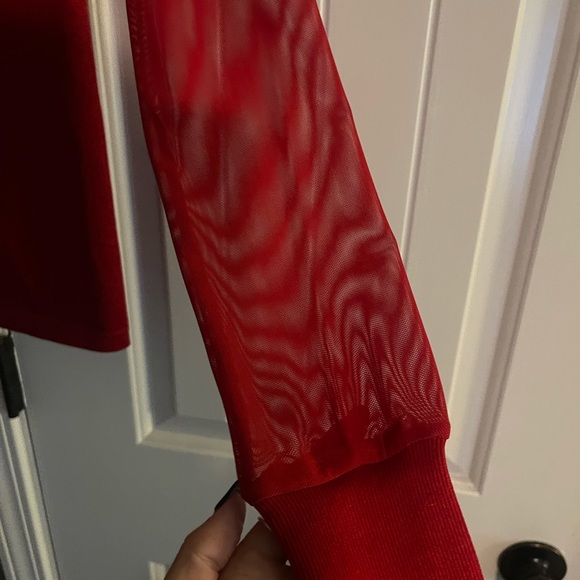 Red Holiday Mesh Long Sleeve Shirt Women’s Size XS - brand new never worn - Picture 4 of 7